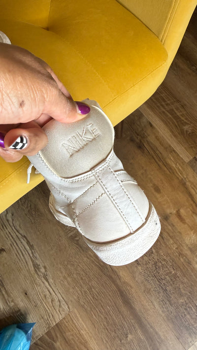 “Preloved” Nike hightop Tennis Shoe